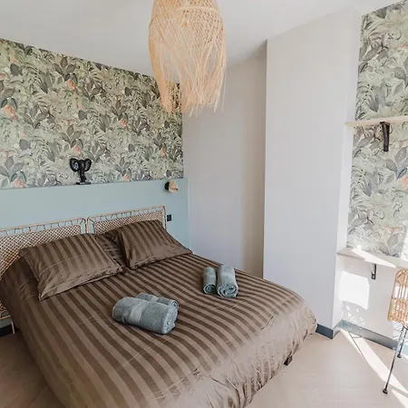 M A G I C & J U N G L E *