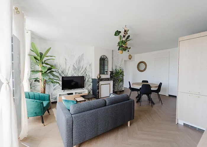 M A G I C & J U N G L E