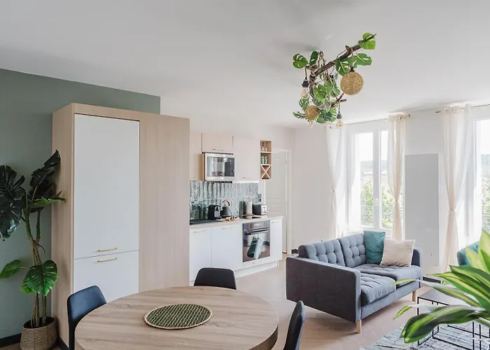 M A G I C & J U N G L E